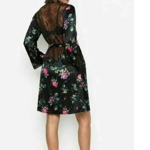 NWT‎ Victoria's Secret Kimono Robe M/L Black Chantilly Lace Floral Lingerie